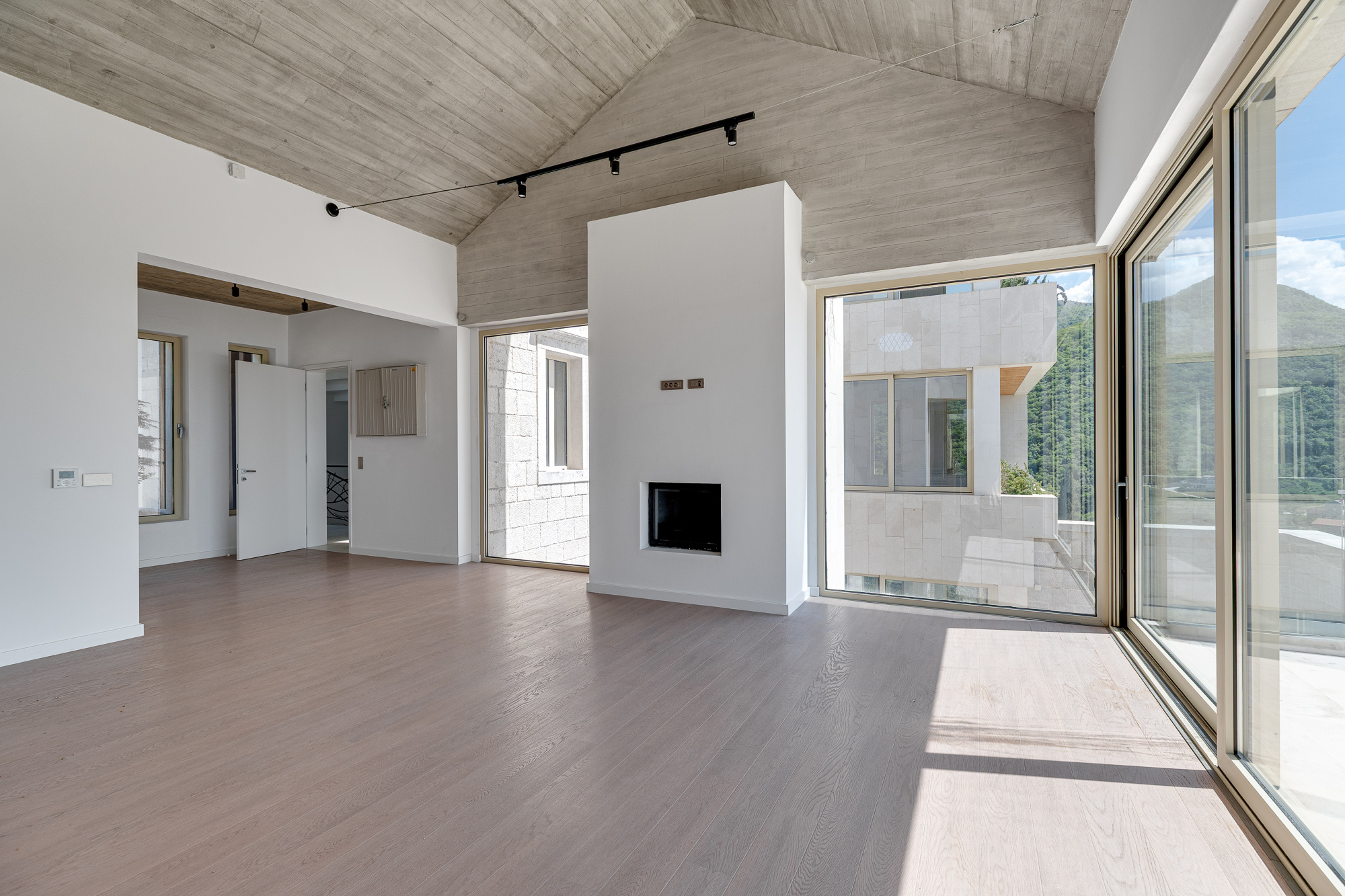 Image of Villa - 7 Bedrooms - 7 Bathrooms for Sale in Tivat-Tivat-Montenegro, Image 23